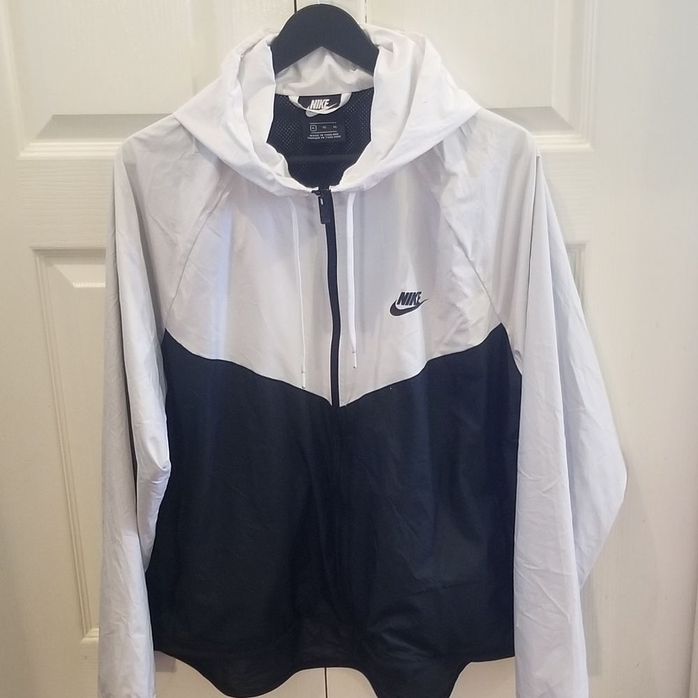Nike Mens Black & White Windbreaker XL